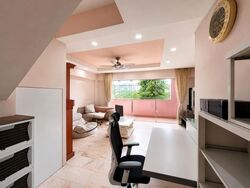 Blk 705 Hougang Avenue 2 (Hougang), HDB Executive #574568121